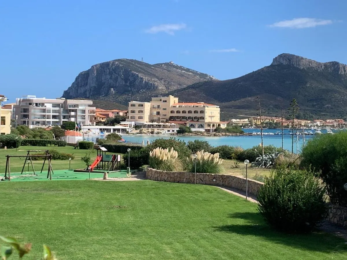 Lilla Apartment Golfo Aranci 0*,